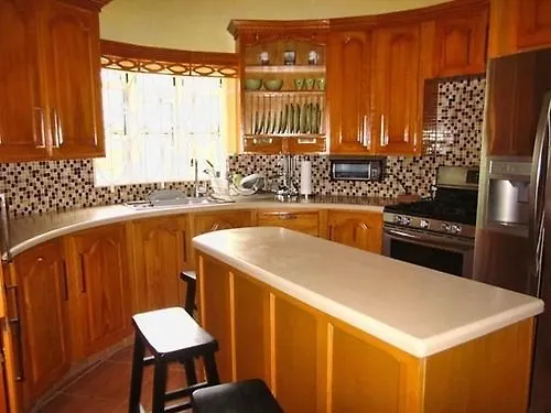 Aparthotel Valley Breeze Guest House Grenville