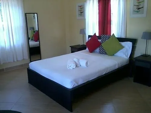 Valley Breeze Guest House St Andrew Grenada